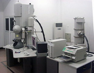 多晶X射线衍射仪 (X pert pro MPD)
